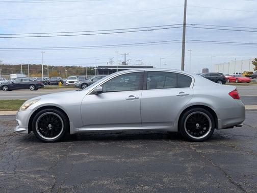 2011 INFINITI G37x Base