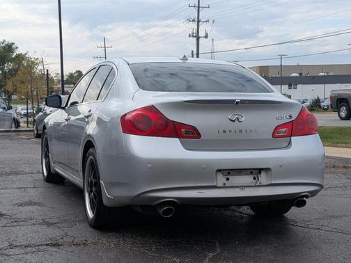 2011 INFINITI G37x Base