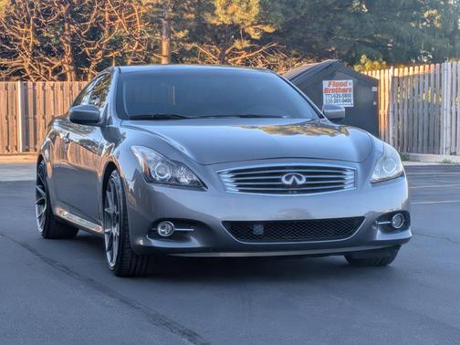 2011 INFINITI G37 Sport