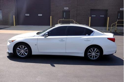 2015 INFINITI Q50 Base