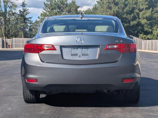 2013 Acura ILX 2.0L w/Premium Package