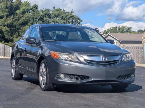2013 Acura ILX 2.0L w/Premium Package