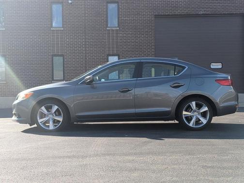 2013 Acura ILX 2.0L w/Premium Package