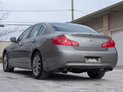 2009 INFINITI G37x Base