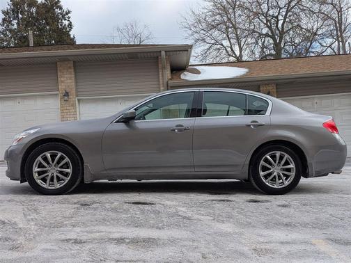 2009 INFINITI G37x Base