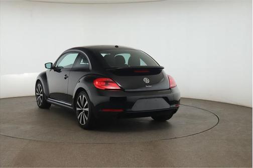 2012 Volkswagen Beetle Base