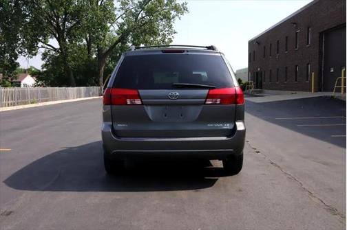 2004 Toyota Sienna LE