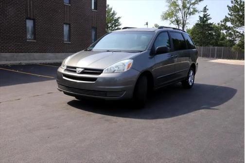 2004 Toyota Sienna LE