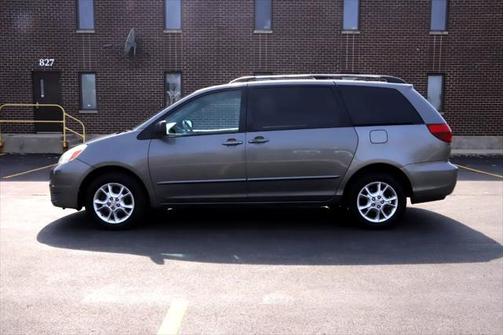 2004 Toyota Sienna LE