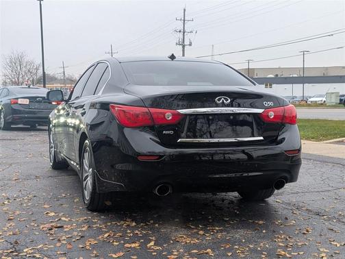 2015 INFINITI Q50 Premium
