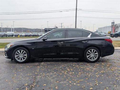 2015 INFINITI Q50 Premium