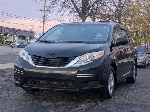 2014 Toyota Sienna LE
