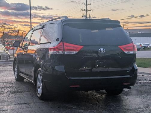 2014 Toyota Sienna LE