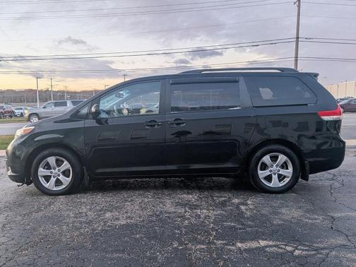 2014 Toyota Sienna LE