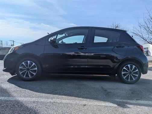 2017 Toyota Yaris LE