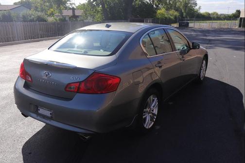 2010 INFINITI G37x Base