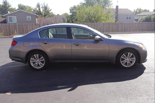 2010 INFINITI G37x Base