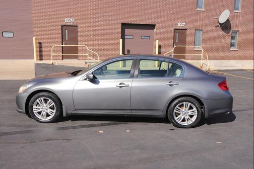 2010 INFINITI G37x Base