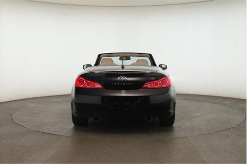 2011 INFINITI G37 Sport
