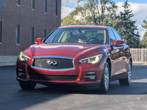 2015 INFINITI Q50 Premium