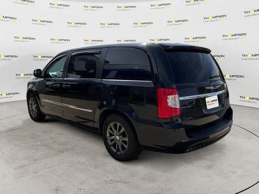 2015 Chrysler Town & Country S