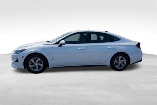 2022 Hyundai SONATA SE