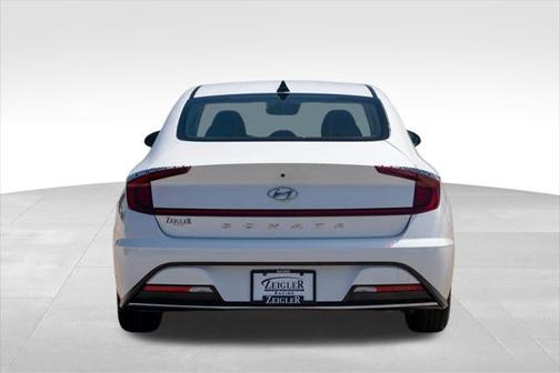 2022 Hyundai SONATA SE