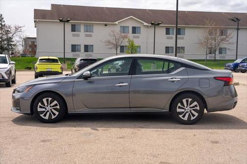 2023 Nissan Altima S FWD