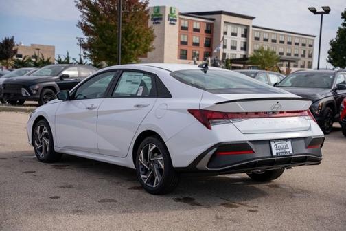 2025 Hyundai ELANTRA Sport