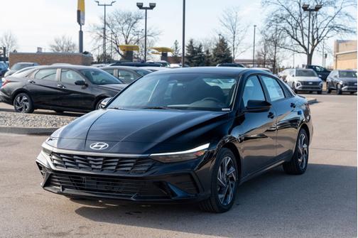 2025 Hyundai ELANTRA HEV SEL Sport