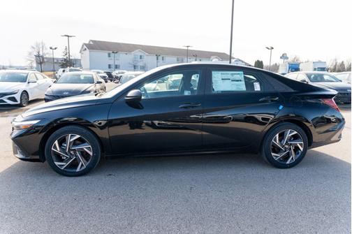 2025 Hyundai ELANTRA HEV SEL Sport