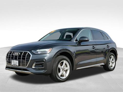 Manhattan Gray Metallic 2023 Audi Q5 40 Premium