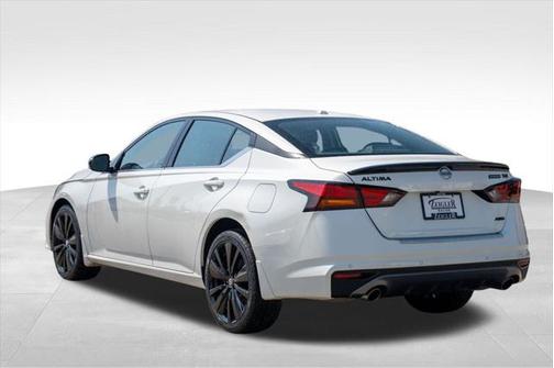 2022 Nissan Altima SR Intelligent AWD