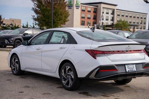 2025 Hyundai ELANTRA Sport