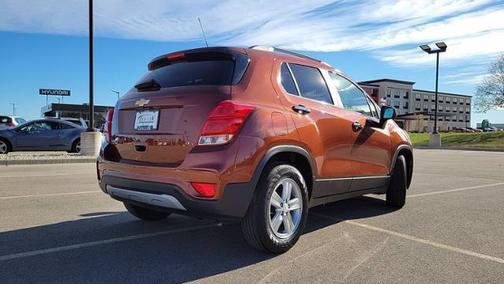 Photo 3 of 46 of 2019 Chevrolet Trax LT