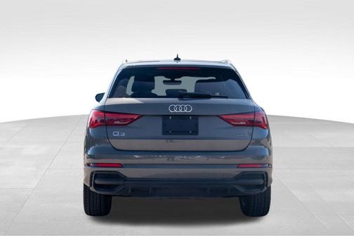 2024 Audi Q3 Premium 45 TFSI S line quattro Tiptronic
