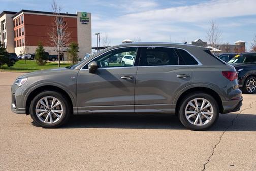 2024 Audi Q3 S line Premium