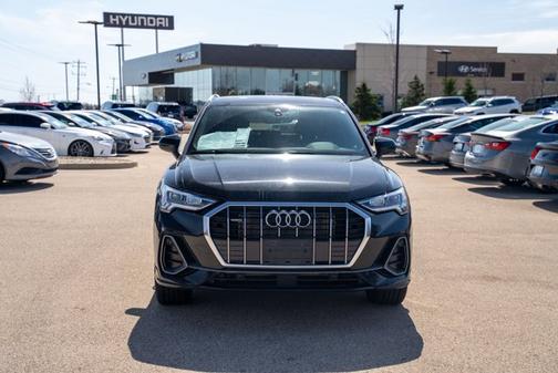 2024 Audi Q3 S line Premium