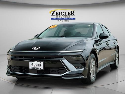 Abyss Black 2025 Hyundai SONATA SE