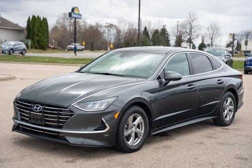 2022 Hyundai SONATA SE