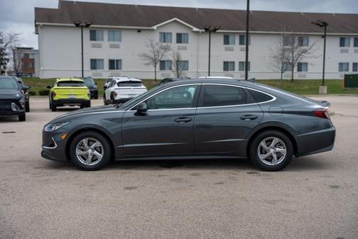 2022 Hyundai SONATA SE