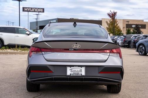 2025 Hyundai ELANTRA HEV SEL Sport