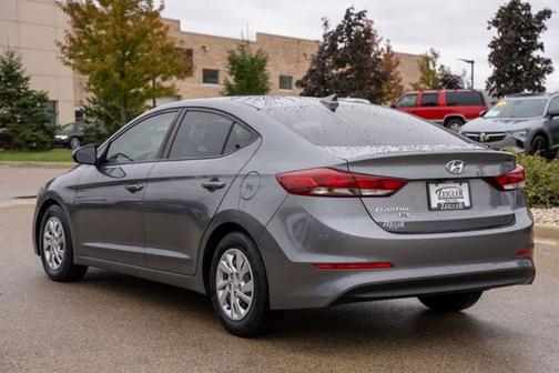 2018 Hyundai ELANTRA SE