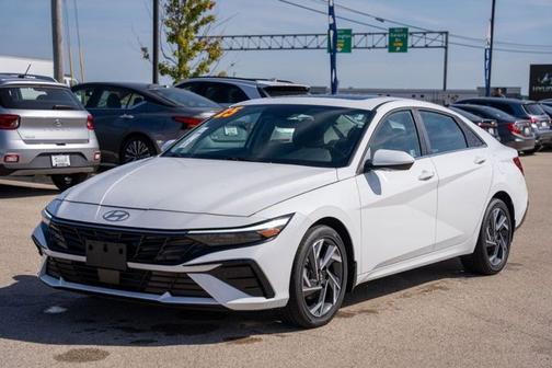 2025 Hyundai ELANTRA SEL