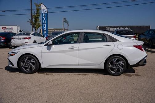 2025 Hyundai ELANTRA SEL