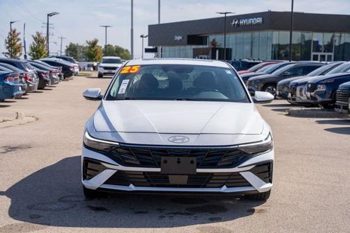 2025 Hyundai ELANTRA SEL