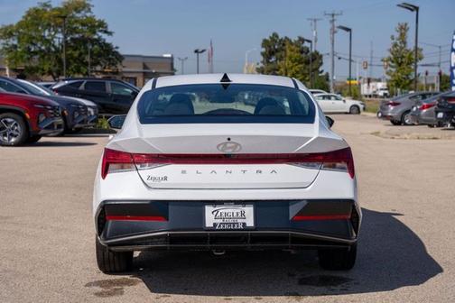 2025 Hyundai ELANTRA SEL