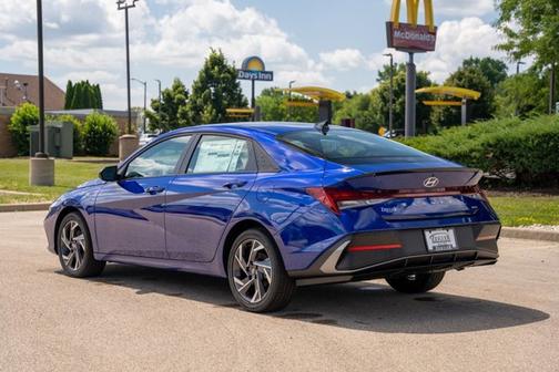 2025 Hyundai ELANTRA Sport