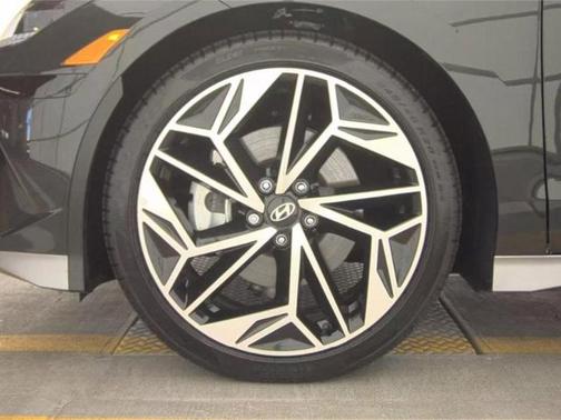 2023 Hyundai IONIQ 6 SEL