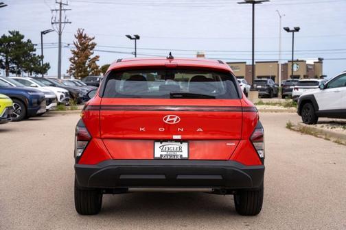2026 Hyundai KONA SE